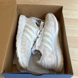 New textile/synthetic running shoes